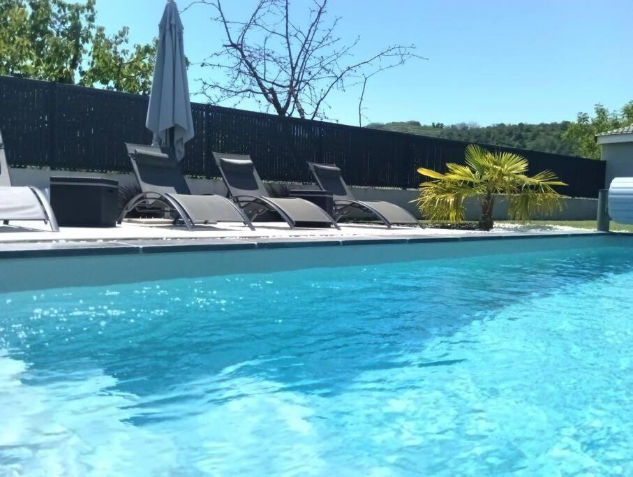 Chambre & Sdb Privee Avec Piscine En Bord De Via Rhona Sarras Kültér fotó