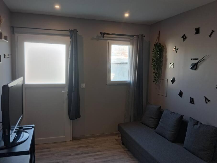 Chambre & Sdb Privee Avec Piscine En Bord De Via Rhona Sarras Kültér fotó