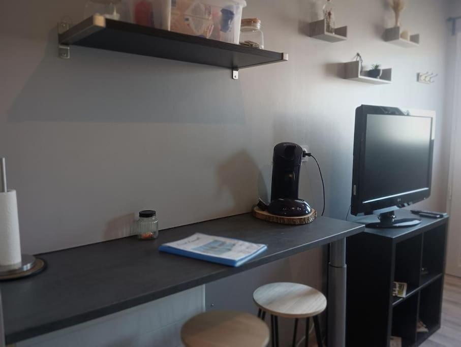 Chambre & Sdb Privee Avec Piscine En Bord De Via Rhona Sarras Kültér fotó